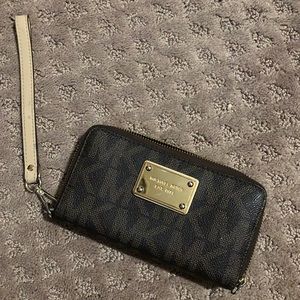Michael Kors Wallet Wristlet
